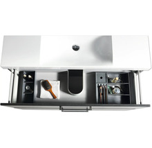 Koupelnová skříňka pod umyvadlo s výsuvným šuplíkem a koupelnovými potřebami