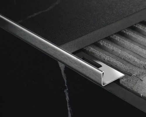 Nerezová obkladová lišta pro zakončení stěny