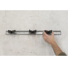 Nástěnný držák na nářadí se třemi držáky