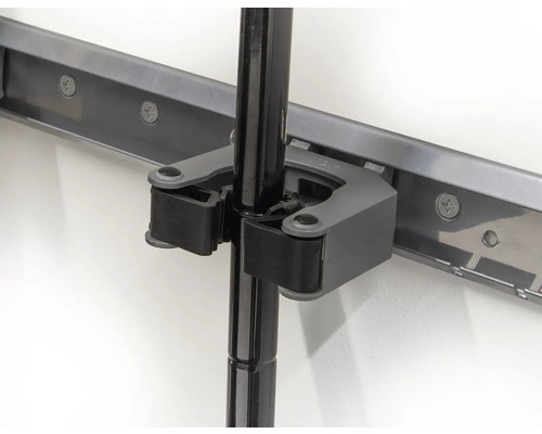 Nástěnný držák na nářadí a zařízení s lištou