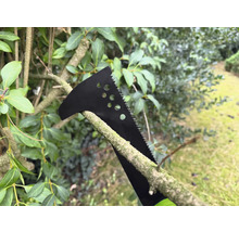 Multifunkční nástroj řeže větev na zahradě