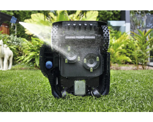 Robotická sekačka čištěná vodou