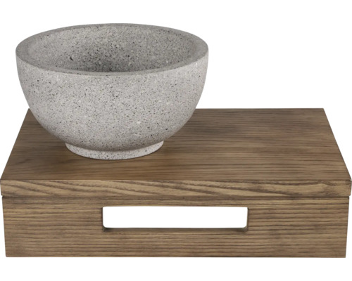 Kamenná mísa na dřevěném podnosu