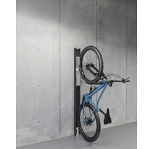 Kolo připevněné k nástěnnému držáku