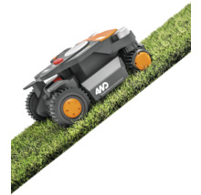 Robotická sekačka na trávníku