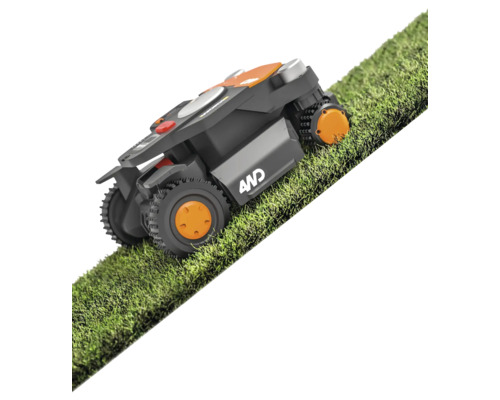 Robotická sekačka na trávníku