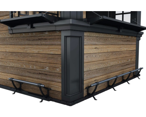 Detail fasády s dřevěným obkladem a okenicemi