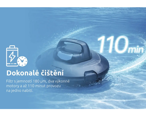 Automatický čistič bazénů ve vodě