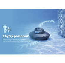 Automatický čistič bazénů v bazénu