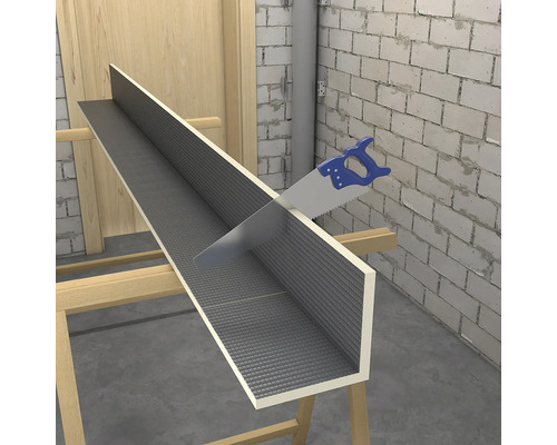 Řezání izolačního profilu ruční pilou