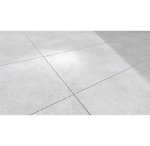 Podlaha se čtvercovými dlaždicemi