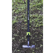 Násada for_q fitconnect s nástavcem na plevel z kovu v půdě, délka sto padesát centimetrů.