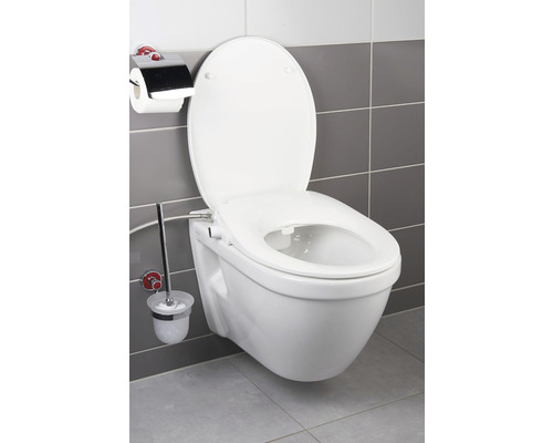 Závěsný záchod s bidetovou funkcí v koupelně