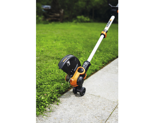 Strunová sekačka s kolečky pro zahradní použití