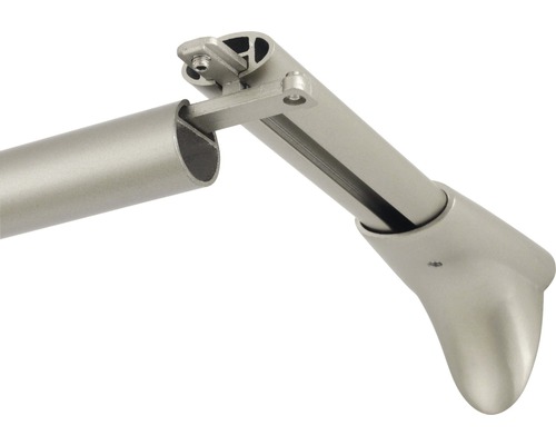 Detailní pohled na záclonovou tyč s konzolou