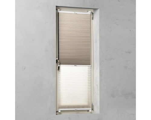 Plisé roleta na okně pro flexibilní regulaci světla