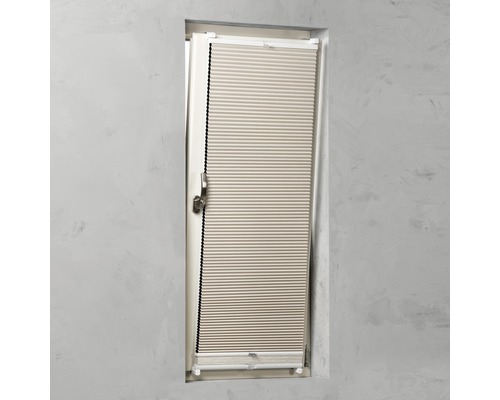 Plisé namontované na okně.