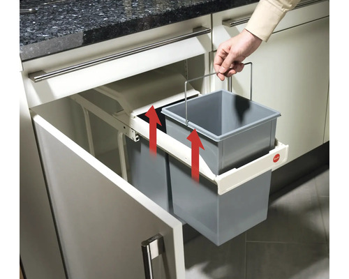 Systém třídění odpadu pro kuchyňskou skříňku se dvěma šedými nádobami a výsuvným mechanismem