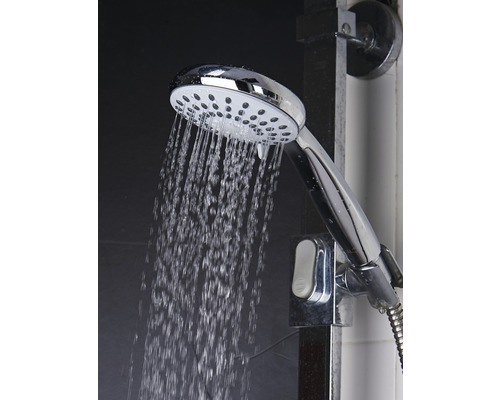 Ruční sprcha s tekoucí vodou