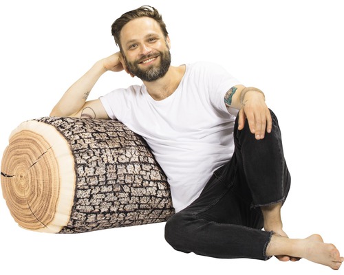 Dekorační polštář kmen stromu s mužem v pozadí