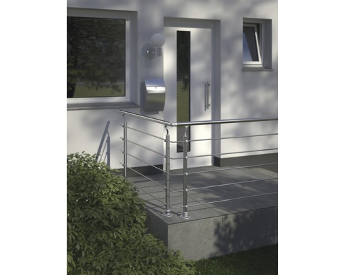 Vstupní prostor domu s nerezovým zábradlím