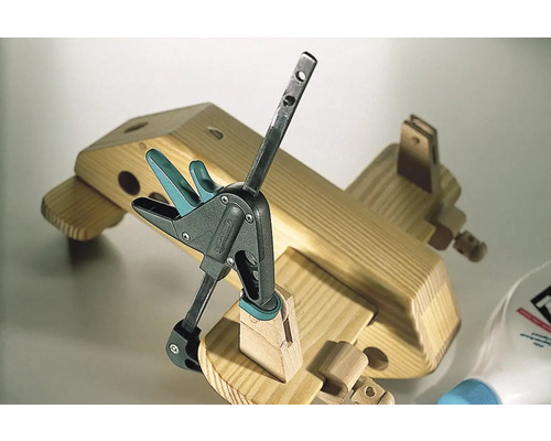 Dřevěná stavebnice s jednoruční svorkou pro montáž