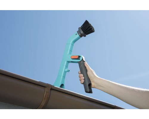 Kartáč na okapy pro čištění okapů