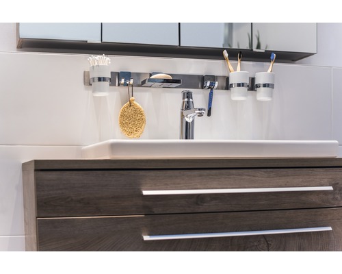 Koupelnové umyvadlo s baterií, skříňkou a příslušenstvím