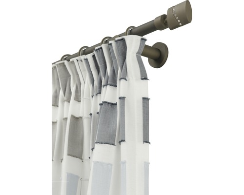 Záclonová tyč se závěsem