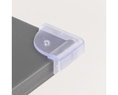 Plastová ochrana rohu na hraně stolu