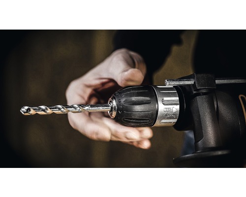 Detail vrtačky s vrtákem