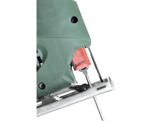 Detailní pohled na přímočarou pilu