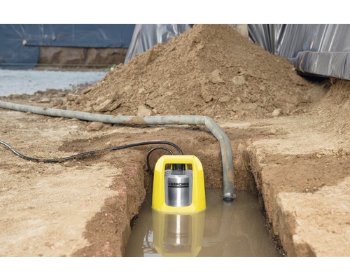 Kärcher Logo ponorné kalové čerpadlo v příkopu s vodou