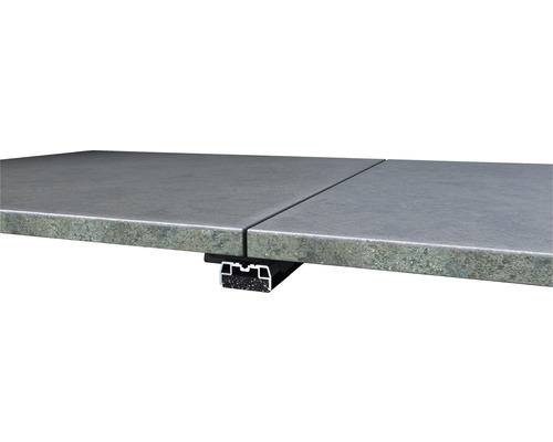 Dvě terasové desky se spojovacím profilem