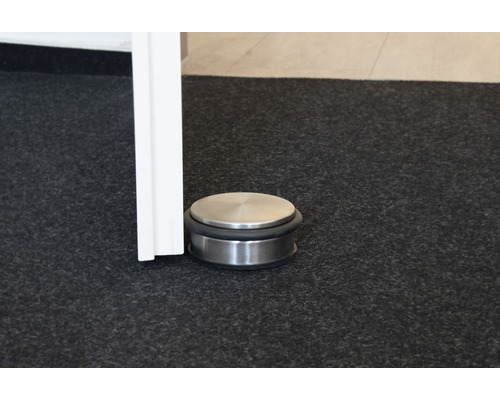 Kovový dveřní doraz na podlaze