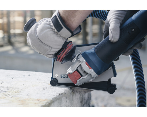 Drážkovací fréza na stěny používaná na betonu