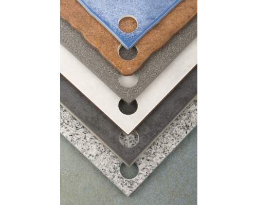 Různé dlaždice s otvorem