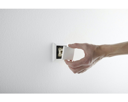 Instalace vypínače světla ve světlé místnosti