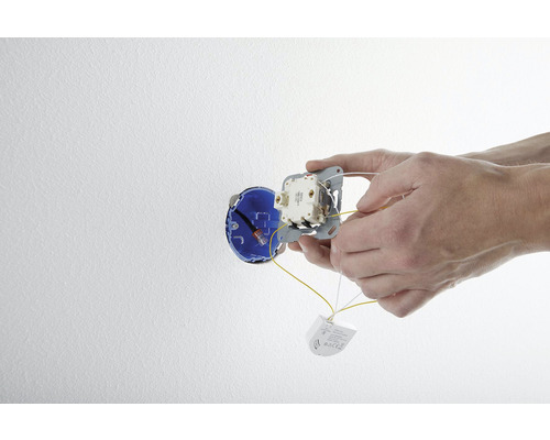 Instalace bezdrátového vypínače světla na nástěnnou krabici