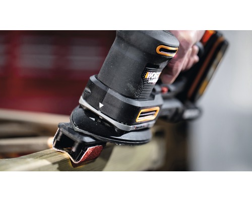 Delta bruska brousí kus dřeva