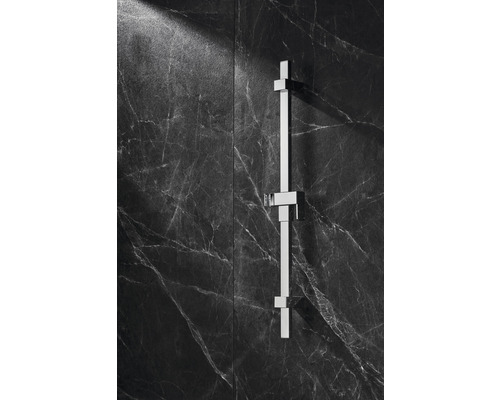 Sprchová tyč pro montáž na stěnu v koupelně