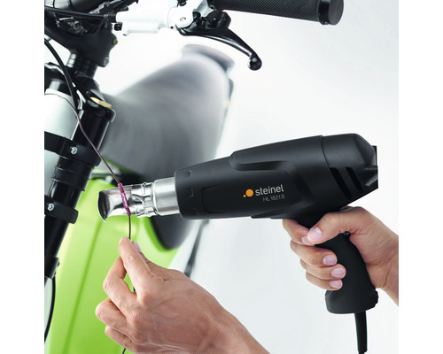 Horkovzdušná pistole Steinel HL 1821 S se používá k ohřevu kabelu