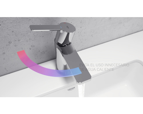 Lesklá kovová umyvadlová baterie s jednou pákovou směšovací baterií namontovaná na umyvadle