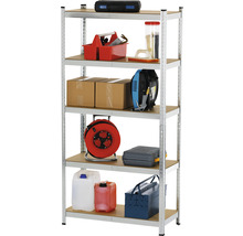 Regál s pěti policemi a různými předměty