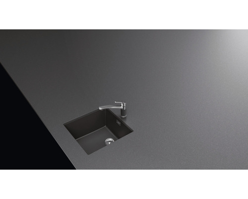 Dřez s baterií v pracovní desce