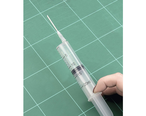Stříkačka s kanylou, objem 20 mililitrů