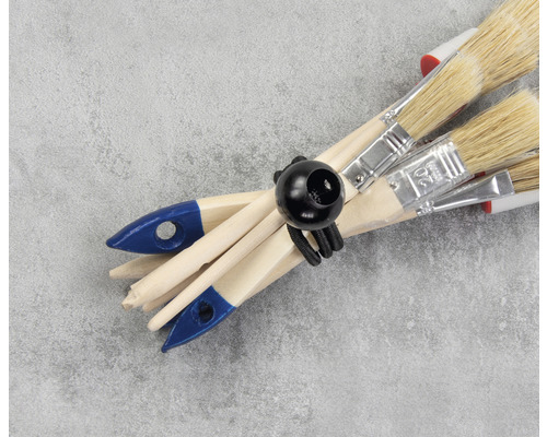 Seskupené lakovací štětce s dřevěnými rukojeťmi