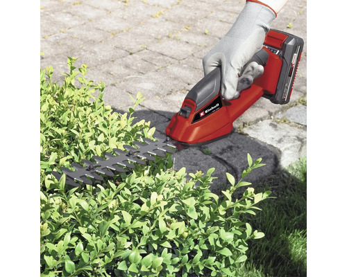 Akumulátorové nůžky na živý plot Einhell stříhají živý plot