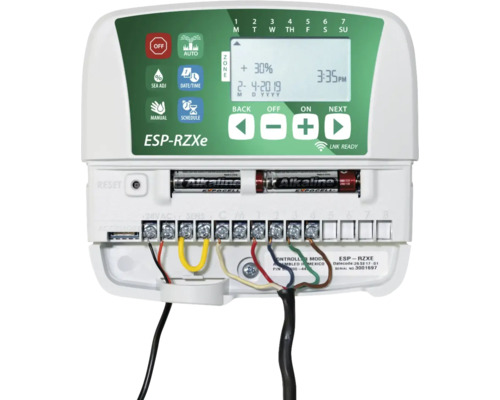 Řídicí jednotka zavlažování s displejem a kabelovými přípojkami