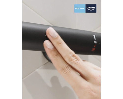Detail ruky ovládající sprchový termostat Grohe